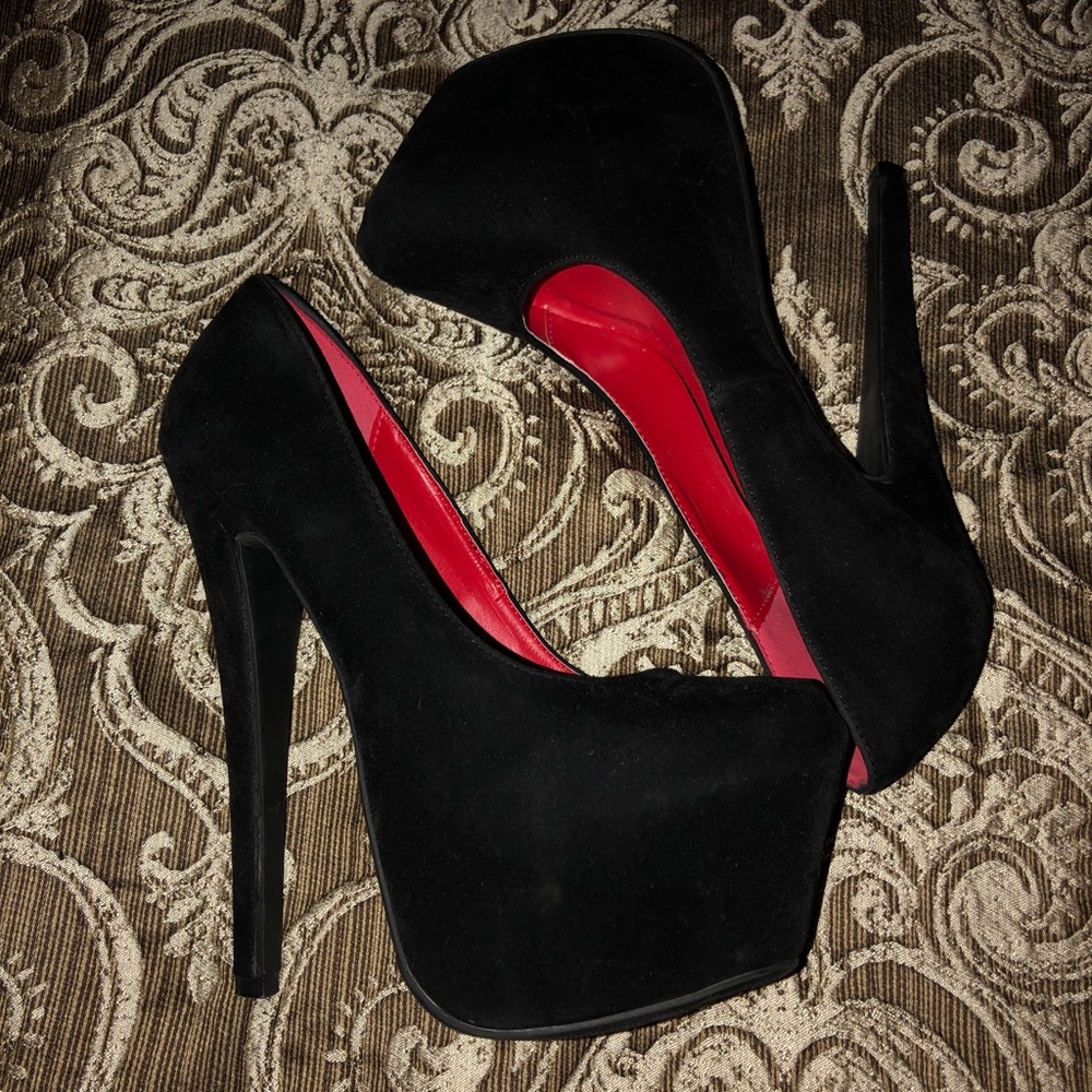 Shoe Republic LA black platform heels 8